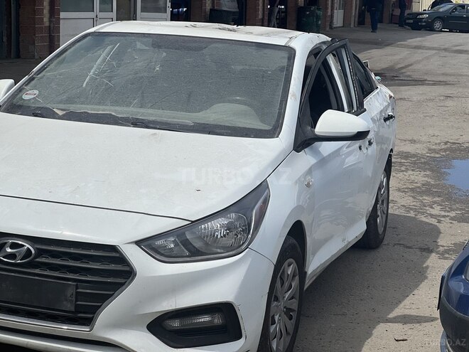 Hyundai Accent 2018, 200,000 km - 1.6 l - Bakı