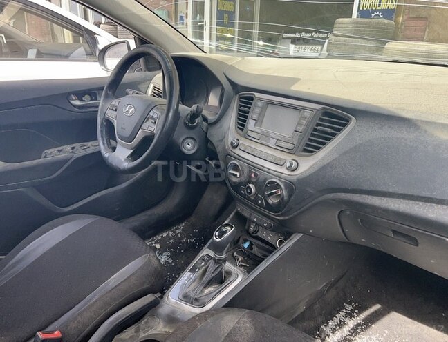 Hyundai Accent 2018, 200,000 km - 1.6 l - Bakı
