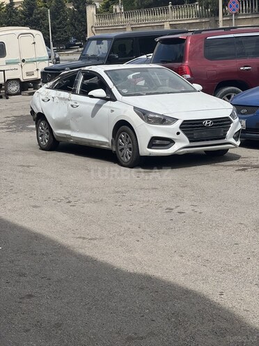Hyundai Accent 2018, 200,000 km - 1.6 l - Bakı