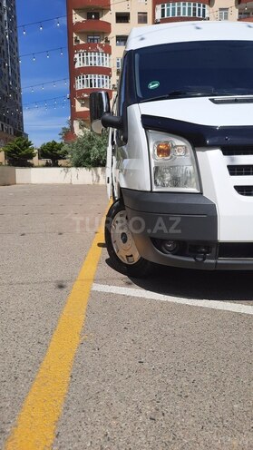 Ford Transit-6