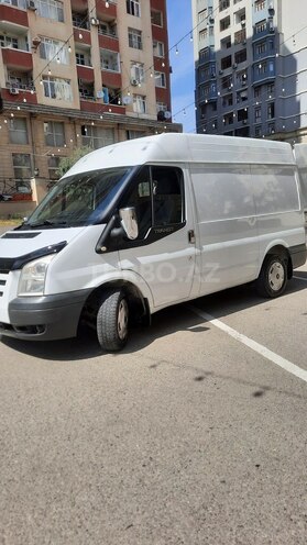 Ford Transit-11