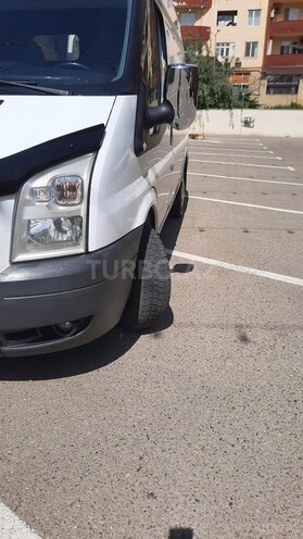 Ford Transit-7