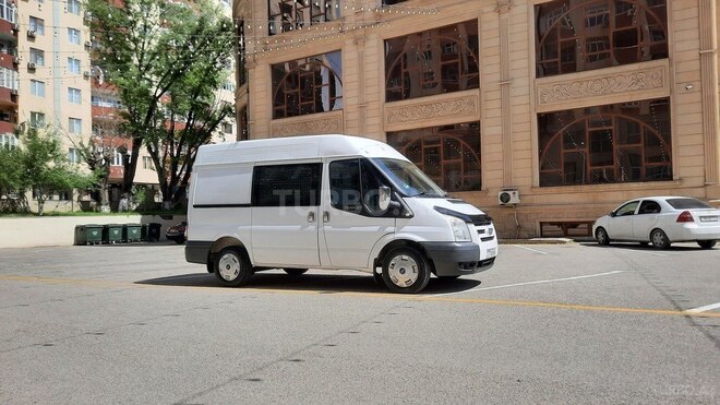 Ford Transit-2