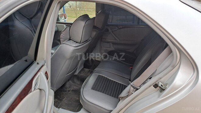 Mercedes E 200 1999, 488,000 km - 2.0 l - Quba