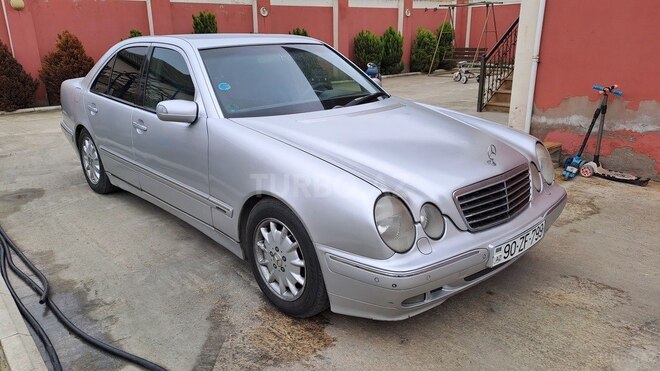 Mercedes E 200 1999, 488,000 km - 2.0 l - Quba