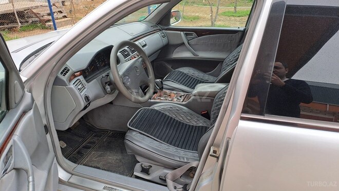 Mercedes E 200 1999, 488,000 km - 2.0 l - Quba