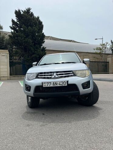 Mitsubishi L200 2014, 216,000 km - 2.5 l - Bakı