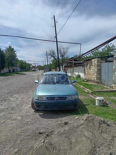 Opel Astra 1996, 255,000 km - 1.6 l - Quba