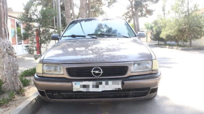 Opel Astra 1997, 250,000 km - 1.6 l - Bakı
