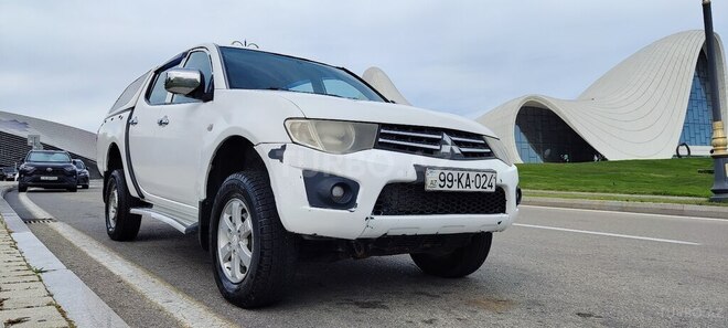 Mitsubishi L200 2010, 279,000 km - 2.5 l - Bakı