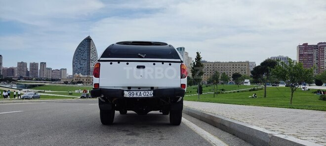 Mitsubishi L200 2010, 279,000 km - 2.5 l - Bakı