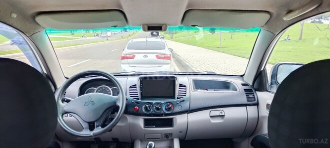 Mitsubishi L200 2010, 279,000 km - 2.5 l - Bakı