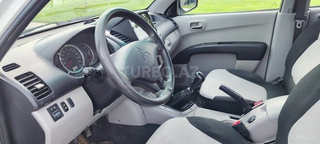 Mitsubishi L200 2010, 279,000 km - 2.5 l - Bakı