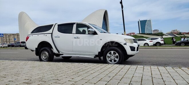Mitsubishi L200 2010, 279,000 km - 2.5 l - Bakı