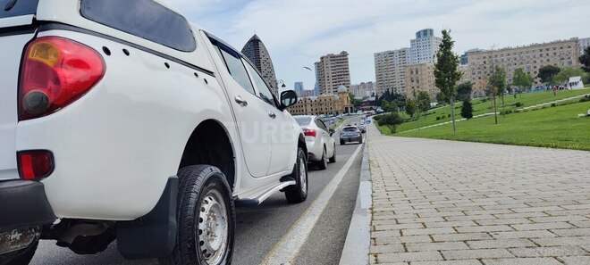 Mitsubishi L200 2010, 279,000 km - 2.5 l - Bakı