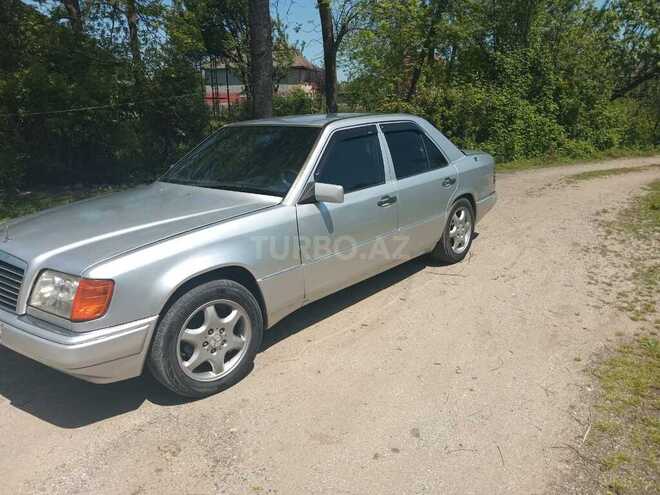 Mercedes E 250 1992, 650,000 km - 2.5 l - Astara