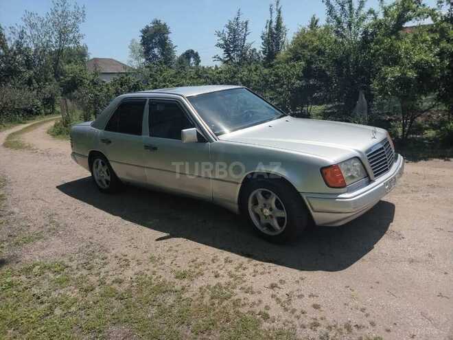 Mercedes E 250 1992, 650,000 km - 2.5 l - Astara