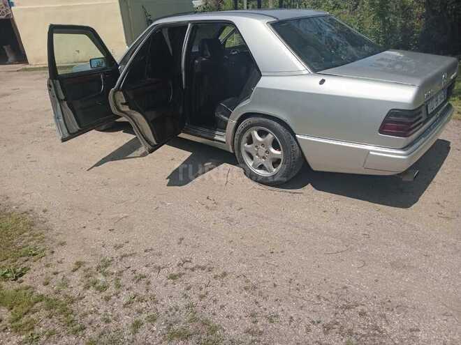 Mercedes E 250 1992, 650,000 km - 2.5 l - Astara