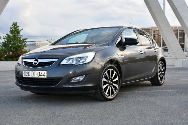 Opel Astra 2011, 205,000 km - 1.4 l - Şəmkir
