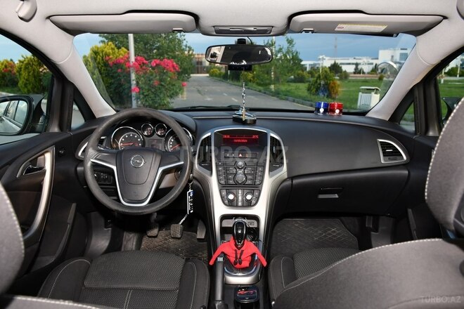 Opel Astra 2011, 205,000 km - 1.4 l - Şəmkir