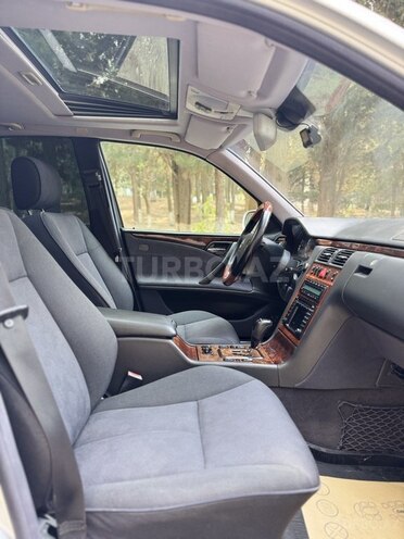 Mercedes E 270 2001, 291,770 km - 2.7 l - Sumqayıt