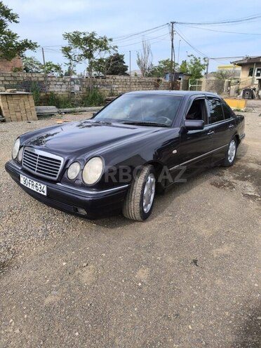 Mercedes E 230 1997, 495,000 km - 2.3 l - Bakı