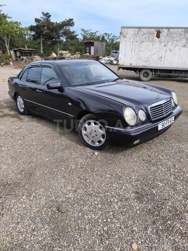 Mercedes E 230 1997, 495,000 km - 2.3 l - Bakı