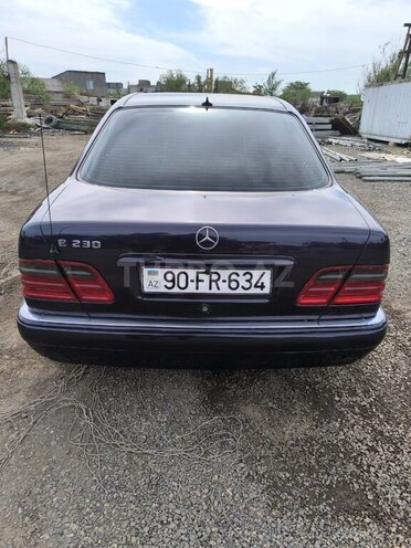 Mercedes E 230 1997, 495,000 km - 2.3 l - Bakı