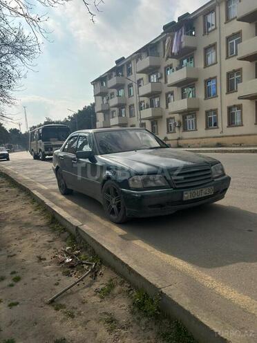 Mercedes C 280 1995, 370,000 km - 2.8 l - Qobustan