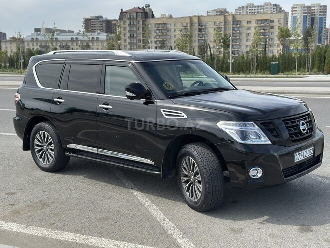 Nissan Patrol 2011, 184,000 km - 5.6 l - Bakı