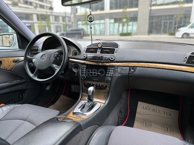 Mercedes E 240 2004, 355,000 km - 2.6 l - Bakı