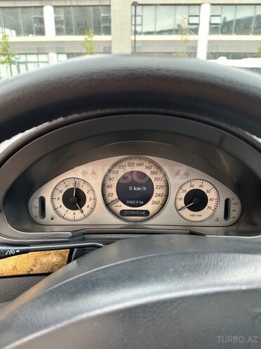 Mercedes E 240 2004, 355,000 km - 2.6 l - Bakı