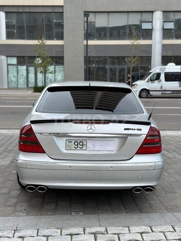 Mercedes E 240 2004, 355,000 km - 2.6 l - Bakı