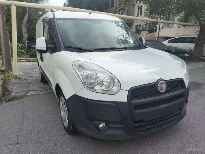 Fiat Doblo 2010, 202,000 km - 1.3 л - Bakı