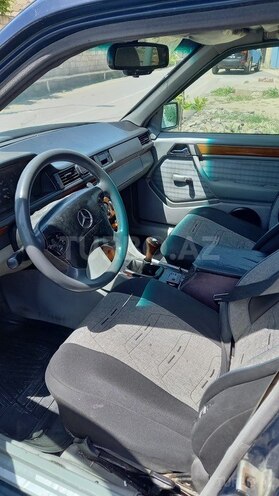 Mercedes E 200 d 1991, 109,545 km - 2.0 l - Bakı