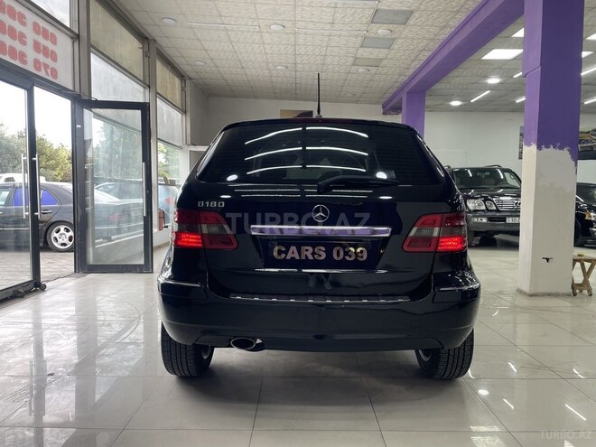 Mercedes B 180 2011, 266,000 km - 1.7 л - Sumqayıt