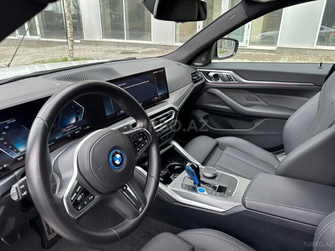 BMW i4-5