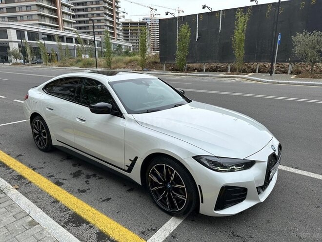 BMW i4-2