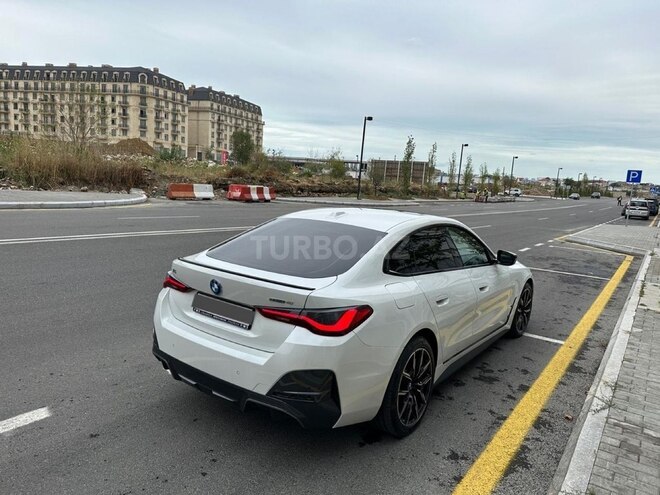 BMW i4-4