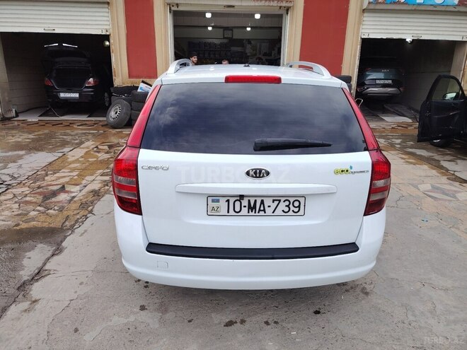 Kia Ceed 2010, 284,000 km - 1.6 л - Şirvan
