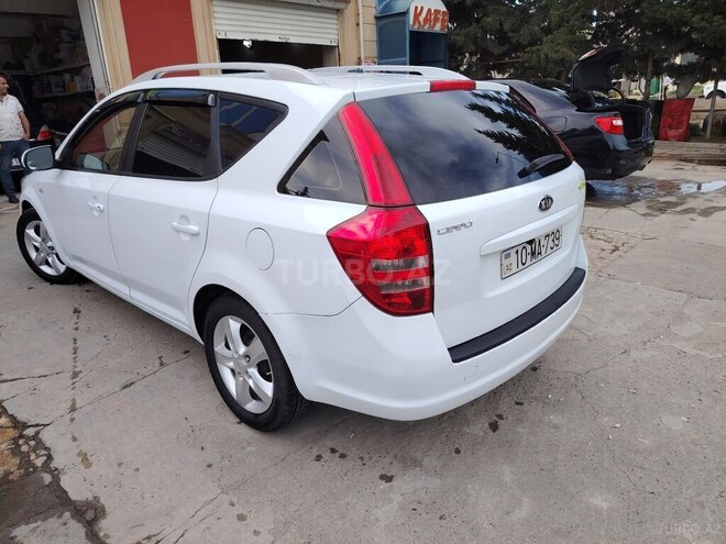Kia Ceed 2010, 284,000 km - 1.6 л - Şirvan