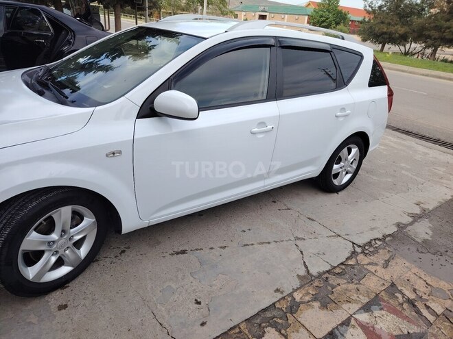 Kia Ceed 2010, 284,000 km - 1.6 л - Şirvan
