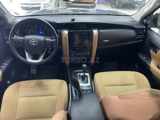 Toyota Fortuner-7