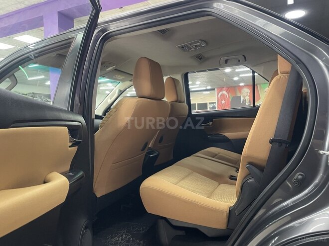 Toyota Fortuner-6
