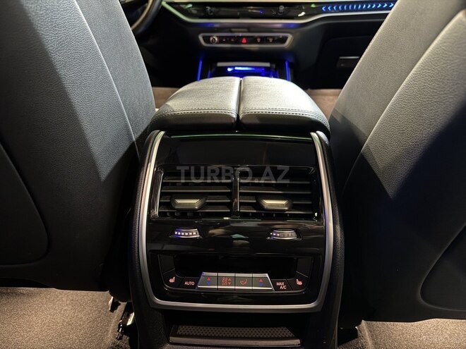BMW X7-18