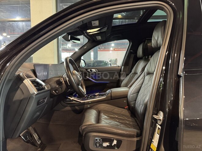 BMW X7-8
