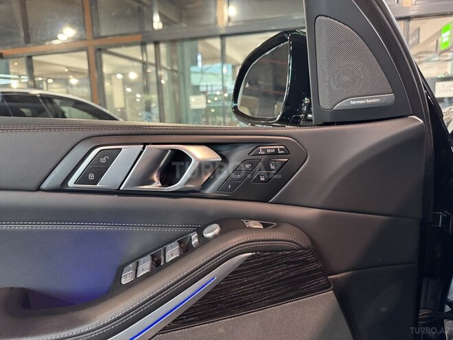 BMW X7-17
