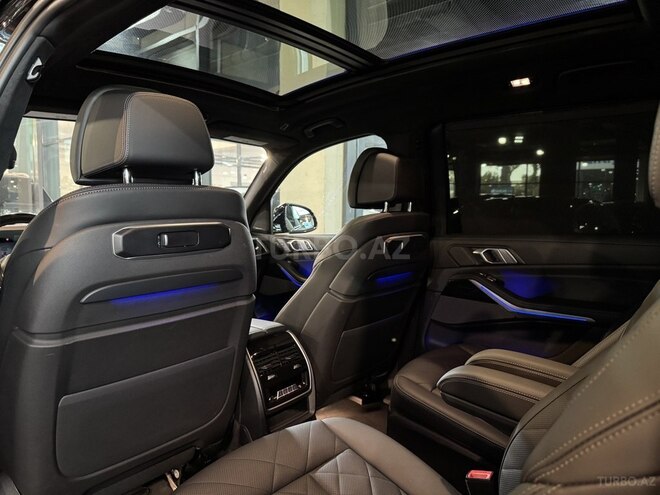 BMW X7-13