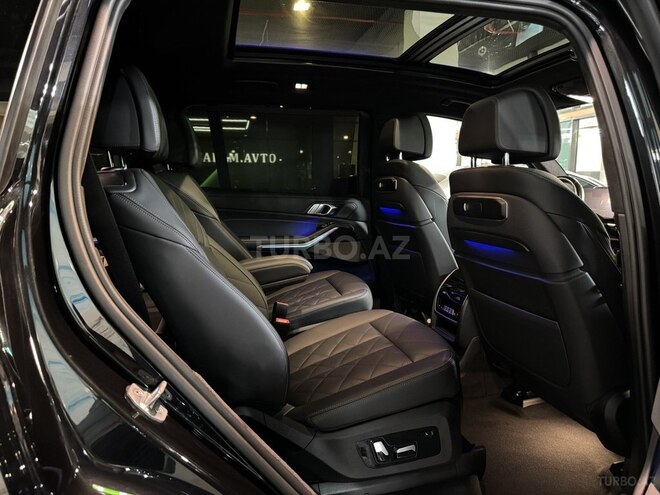 BMW X7-15