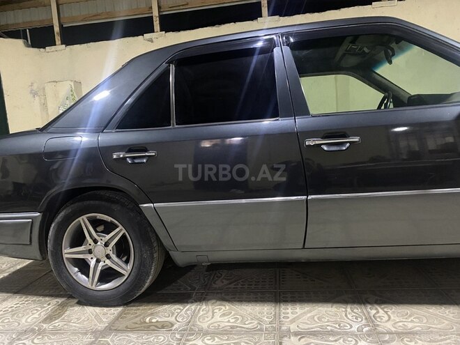 Mercedes E 220 1994, 333,100 km - 2.2 l - Bakı